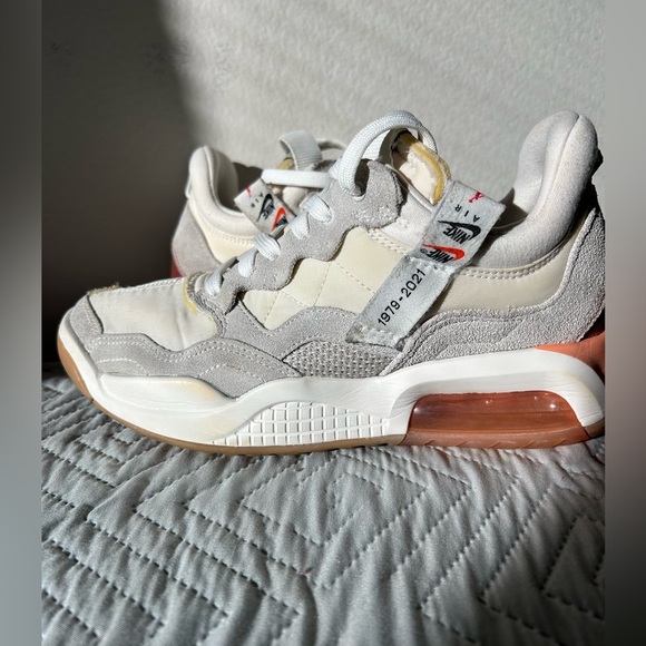Nike Air Jordan MA2 Inspire Sneakers Cream Gray Peach Women’s 8.5 - Picture 3 of 15